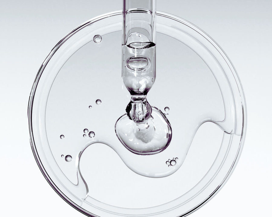 Double acide hyaluronique hydratant et repulpant utilisé dans les soins certifiés COSMOS NATURAL par Ecocert – KALYAË ORIGIN