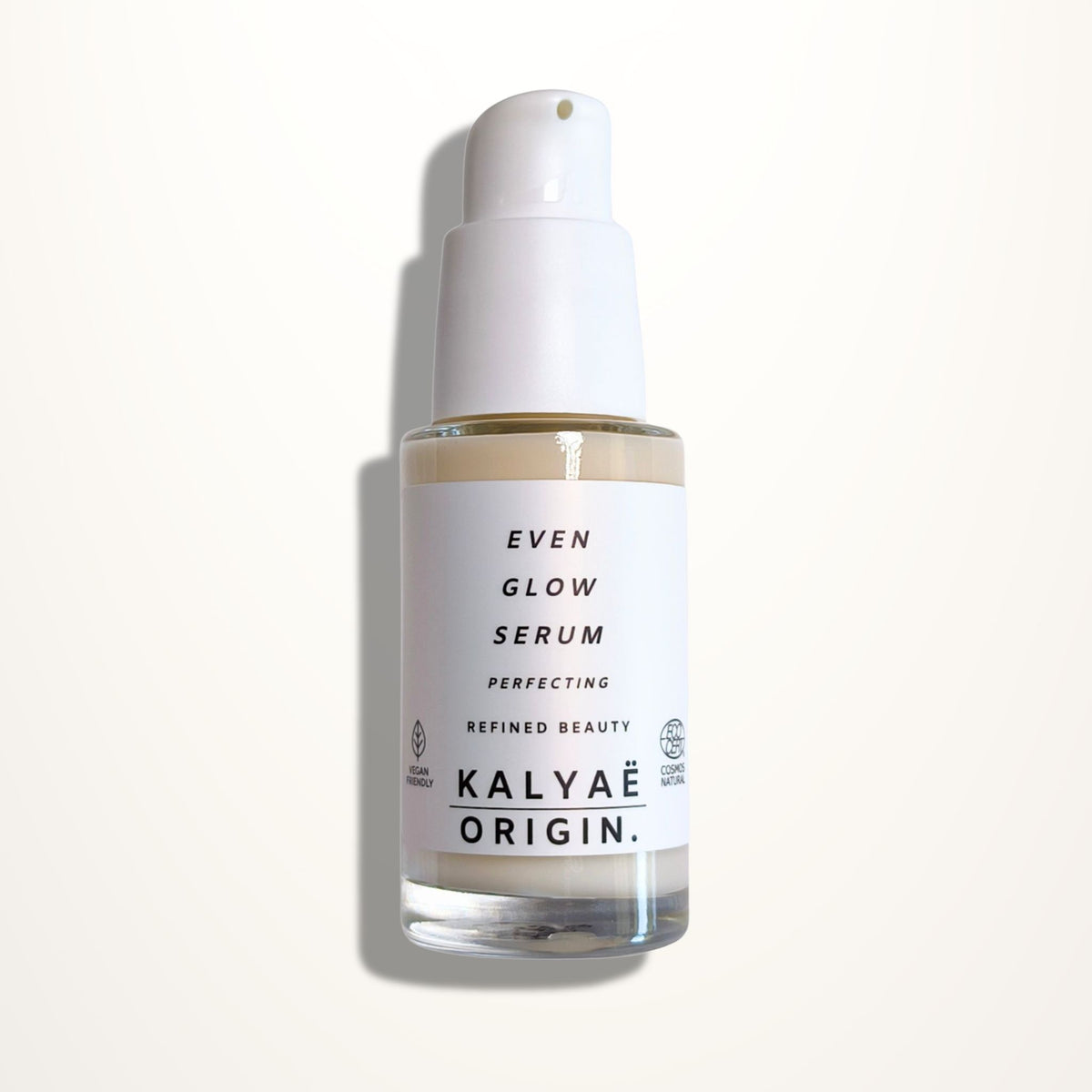 Even Glow Serum unifiant éclat certifié COSMOS NATURAL 30 ml présenté sur fond clair – KALYAË ORIGIN