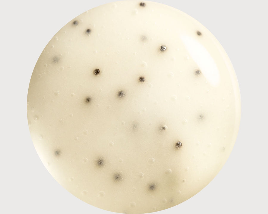 Volcanic Glow Peel exfoliant visage et corps certifié COSMOS NATURAL 170 ml texture du soin en gros plan – KALYAË ORIGIN